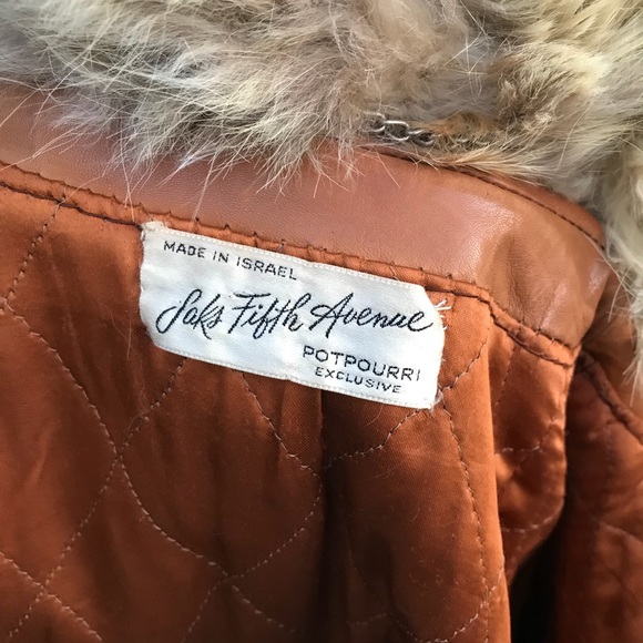 • SOLD •.  Vintage Leather Fox Fur Coat - Picture 8 of 8